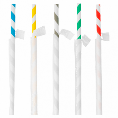 Cinco palhinhas de papel com riscas coloridas e embrulho plástico