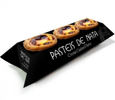 Caixa preta de Pastéis de Nata com três pastéis visíveis e texto branco