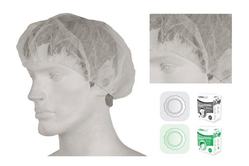 Touca descartável branca em manequim com caixas de embalagem ao lado