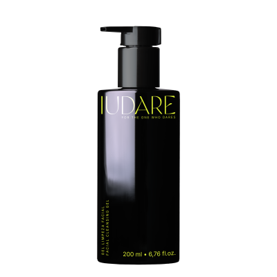 Frasco preto de óleo de limpeza facial IUDARE com doseador