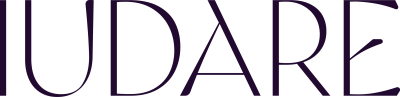 Texto roxo escuro 'UDARE' em fundo branco