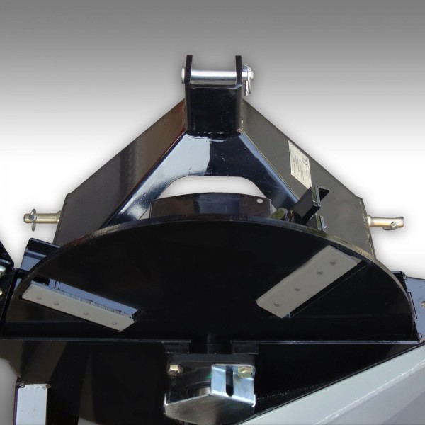 TRITURADOR DE RAMOS BX 42S Ferramenta agrícola metálica preta com acabamento polido e suporte de fixação