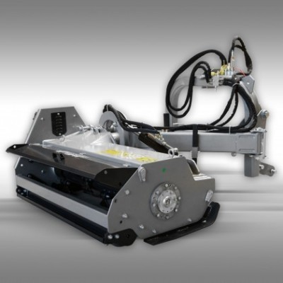 Equipamento agrícola metálico cinzento com tubagens pretas