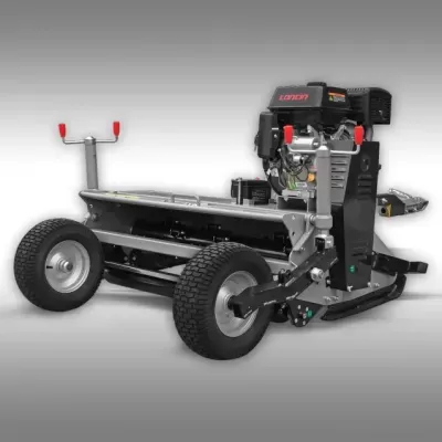 Veículo motorizado com rodas grandes, estrutura metálica cinzenta e motor preto com etiqueta 'LONCIN'
