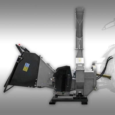 máquina agrícola metálica cinzenta e preta com etiquetas coloridas em fundo cinzento