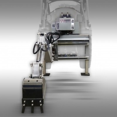 Máquina industrial metálica com braço robótico e texto JANSEN CARVING ART