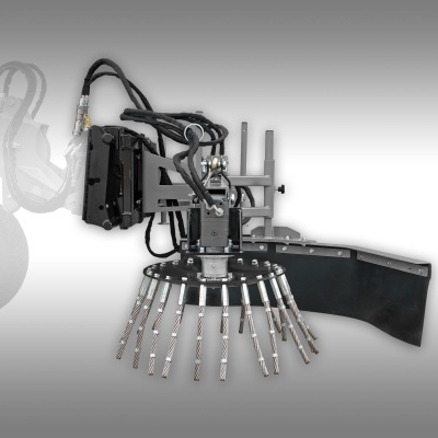 equipamento industrial metálico com barras cilíndricas e cabos