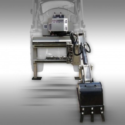 Braço robótico metálico com garra preta e etiqueta JANSEN ROBOTICS