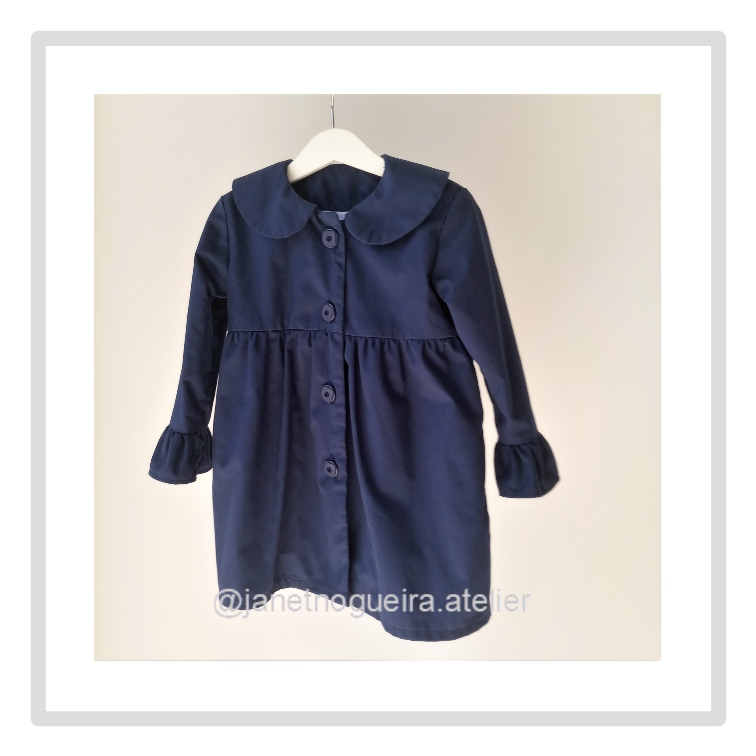 Casaco de cerimónia Carla Vestido azul escuro para criança com gola redonda e botões frontais