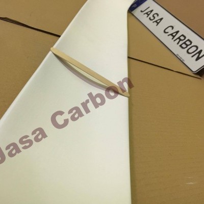 Folha branca com etiqueta JASA CARBON