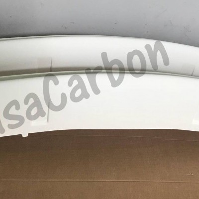 Dupla de peças curvas brancas com texto 'JasaCarbon'