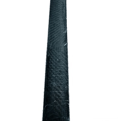 Gravata preta texturizada sobre fundo branco com logótipo BAZAART