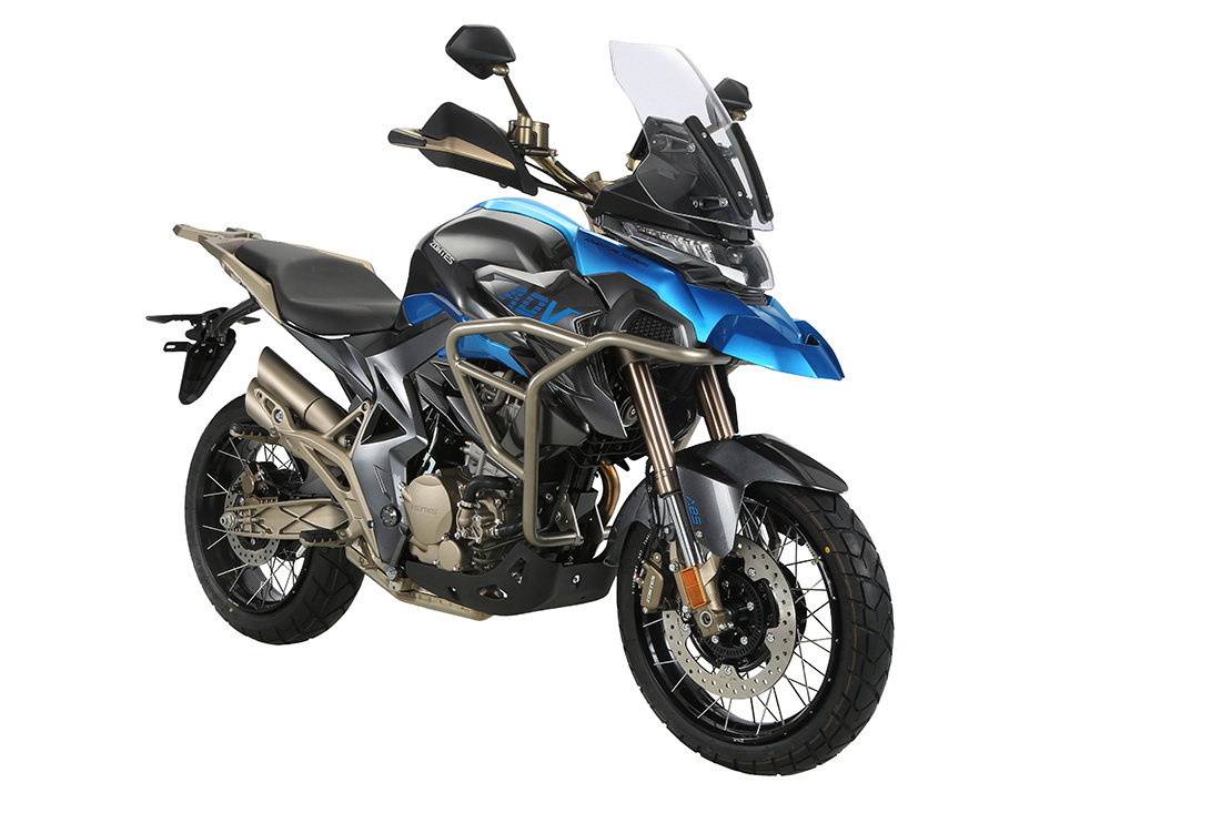 Zontes 350 TX Motocicleta de aventura azul com para-brisa e proteção frontal