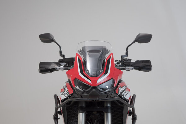 Proteções de mãos Kobra Honda CRF 1100L Frontal de motociclo vermelho e preto com para-brisas e espelhos retrovisores