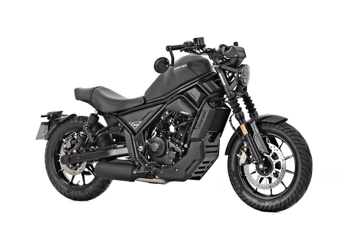 Zontes C 125 Motocicleta preta com farol redondo e assento em couro preto