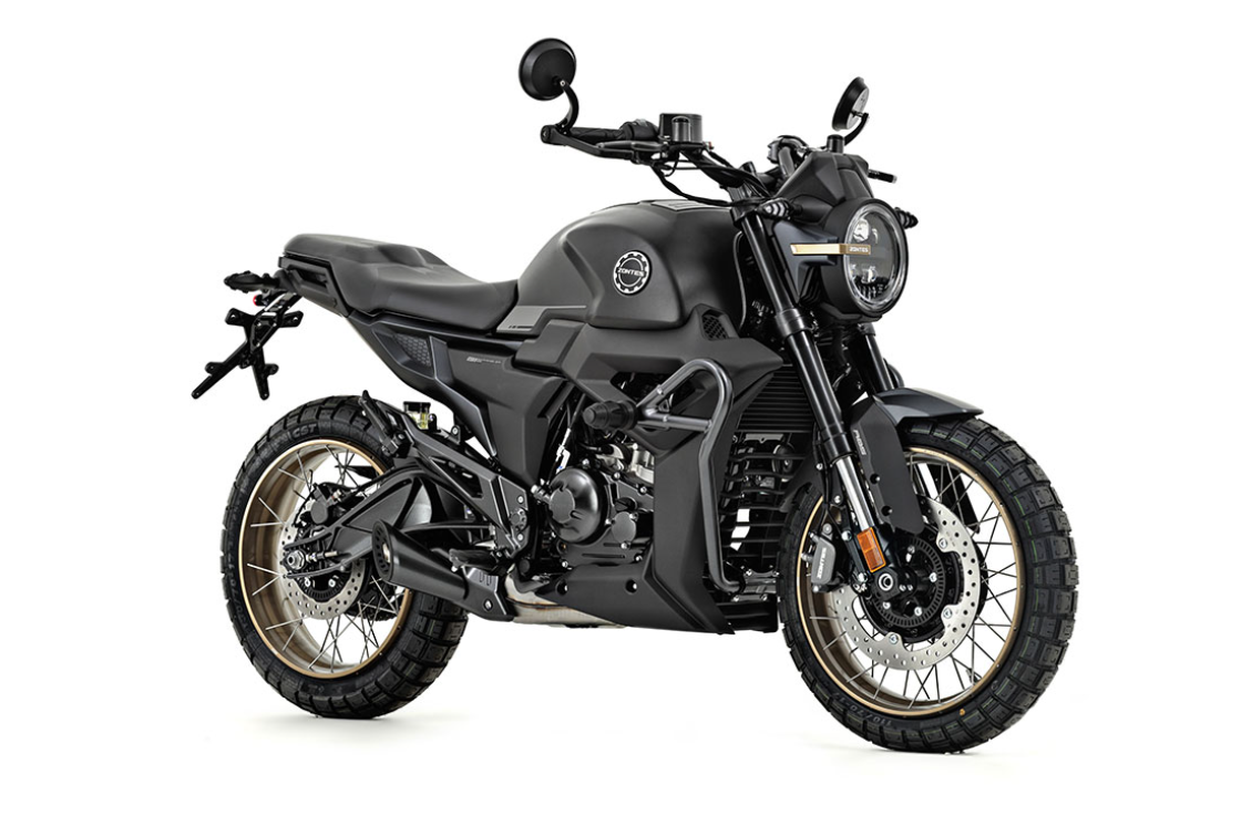 Zontes G1X 125 LCD Motocicleta preta moderna com pneus off-road e farol redondo