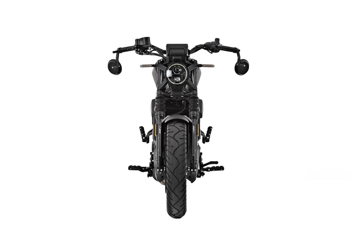 Zontes C 125 Motociclo preto visto de frente com farol e espelhos redondos.