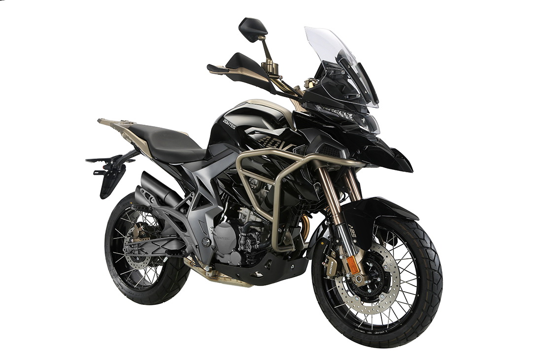 Zontes 350 TX Motociclismo de aventura preta com estrutura metálica de proteção dourada