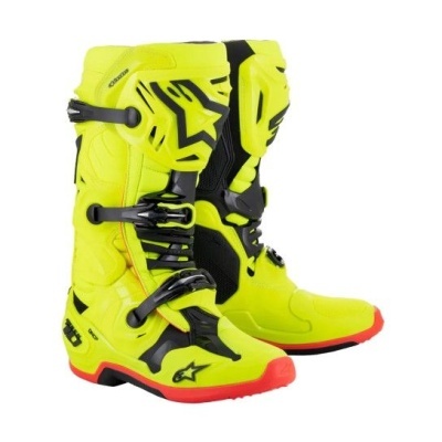 Botas de motocross amarelas com detalhes pretos e sola vermelha