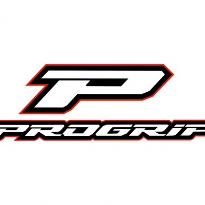 Logótipo Progrip com 'P' e texto 'PROGRIP' em branco com contorno preto e vermelho