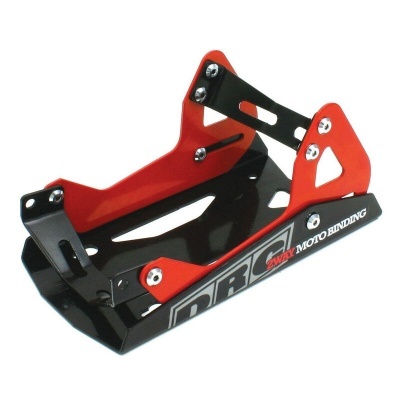 Suporte para moto metálico vermelho e preto com texto DRG SWISS MOTO BINDING