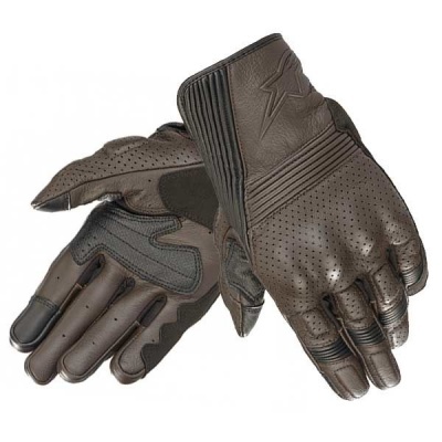 Luvas de motociclismo pretas em couro perfurado com reforços e logo no punho