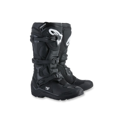 Botas de motocross pretas com fivelas de ajuste e detalhes brancos