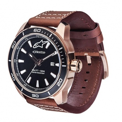 Relógio de pulso com mostrador preto e bracelete de pele castanha