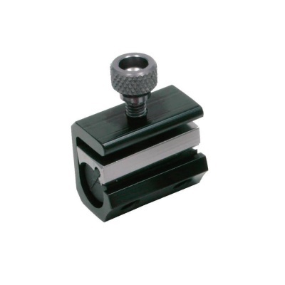 Suporte de fixação metálico preto com parafuso prateado em fundo branco