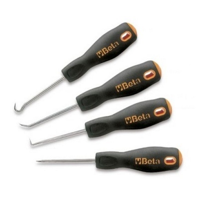 Quatro ferramentas manuais com punhos pretos e laranja da marca Beta