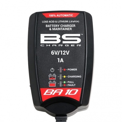 Carregador de baterias BS Charger BA10 preto com indicadores LED e texto informativo