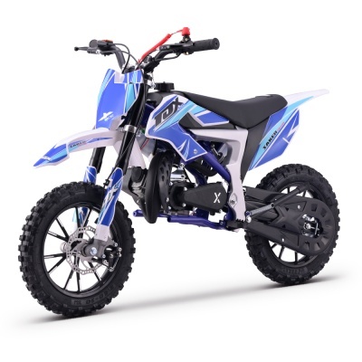 Motocross infantil azul e branco em fundo branco