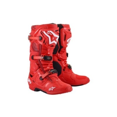 Botas de motocross vermelhas com fechos de fivela e detalhes em branco