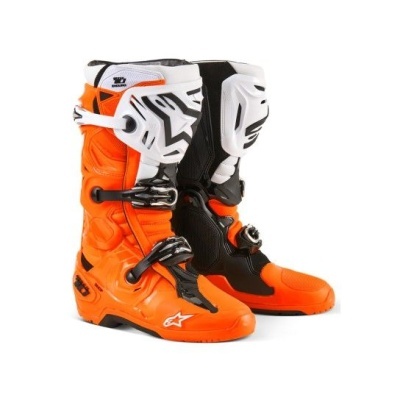 Bota de motocross laranja, preto e branco com logo Alpinestars