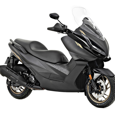 Scooter preta fosca com para-brisas e texto NMAX 155