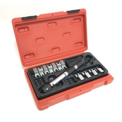 Conjunto de alicates de crimpagem em estojo vermelho aberto