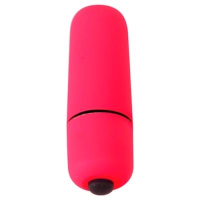 Vibrador pequeno rosa com botão preto em fundo branco