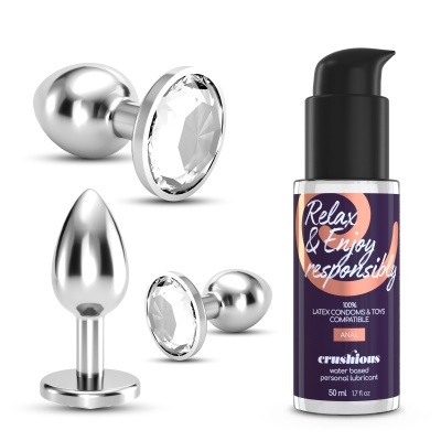 Dois plugs anais metálicos prateados com diamantes transparentes na base e frasco de lubrificante pessoal Cruslious 50 ml