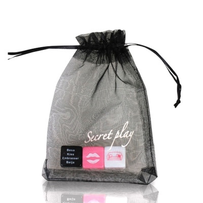 Saco de tecido preto transparente com texto e ícones coloridos