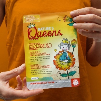 Embalagem de máscara facial de tecido NATURE'S Queens MARYGOLD CALENDULA com ilustração e texto em inglês e espanhol