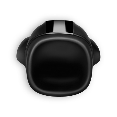 capacete preto com faixa prateada vertical