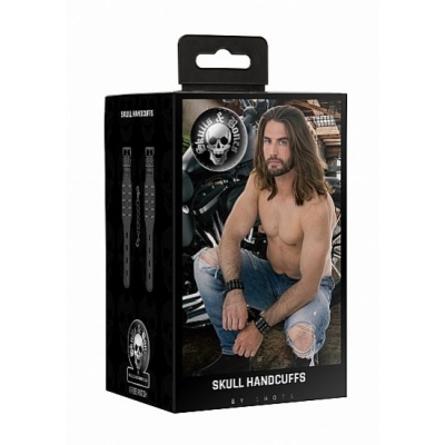 Embalagem preta de algemas Skull Handcuffs com imagem de homem usando as algemas