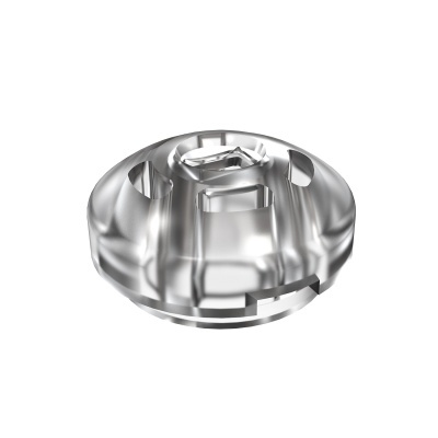 Peça metálica circular prateada com recortes