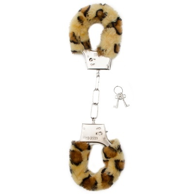 Algemas metal com pelo padrão leopardo e chave