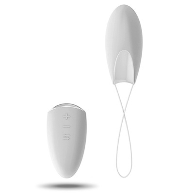 Equipamento eletrônico branco com controlo remoto e unidade ovular com cabo em loop