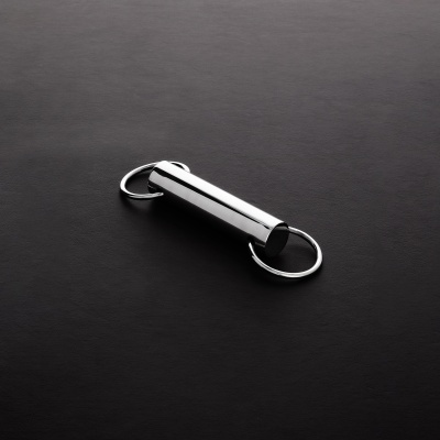 Porta-chaves cilíndrico metálico prateado com arganelas