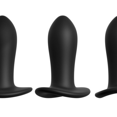 Três plugues anais pretos de silicone em diferentes tamanhos