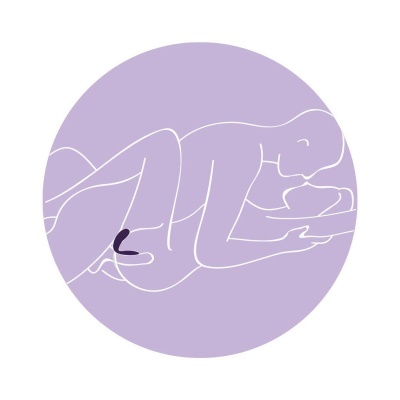 Ilustração de duas figuras humanas em posição de bruços sobre fundo roxo