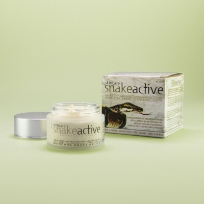Frasco e caixa de creme facial Snakeactive skincare