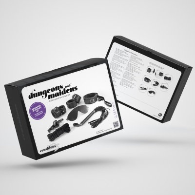 Caixa retangular preta com acessórios para jogos de casal e texto dungeons and maidens.